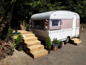 1 Bedroom Vintage Caravan with Secret Garden on a Smallholding in the Aeron Valley, West Wales